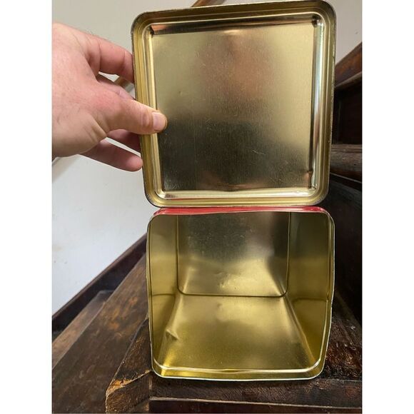 Vintage 1991 red man chewing tobacco tin - Picture 7 of 7